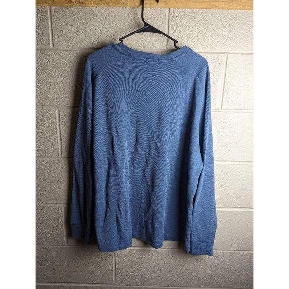 3/$18 Banana Republic Crew Neck Sweater - Picture 3 of 4